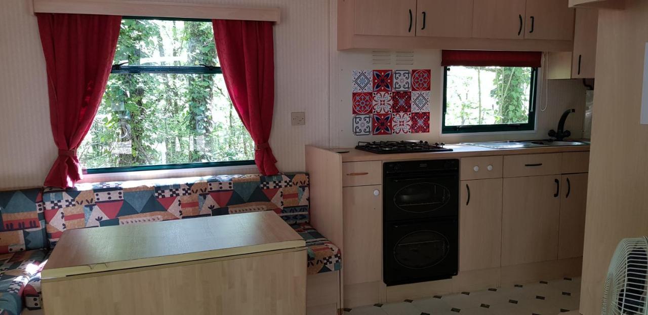 Camping Au Bois Dormant Chauffour-sur-Vell Екстериор снимка